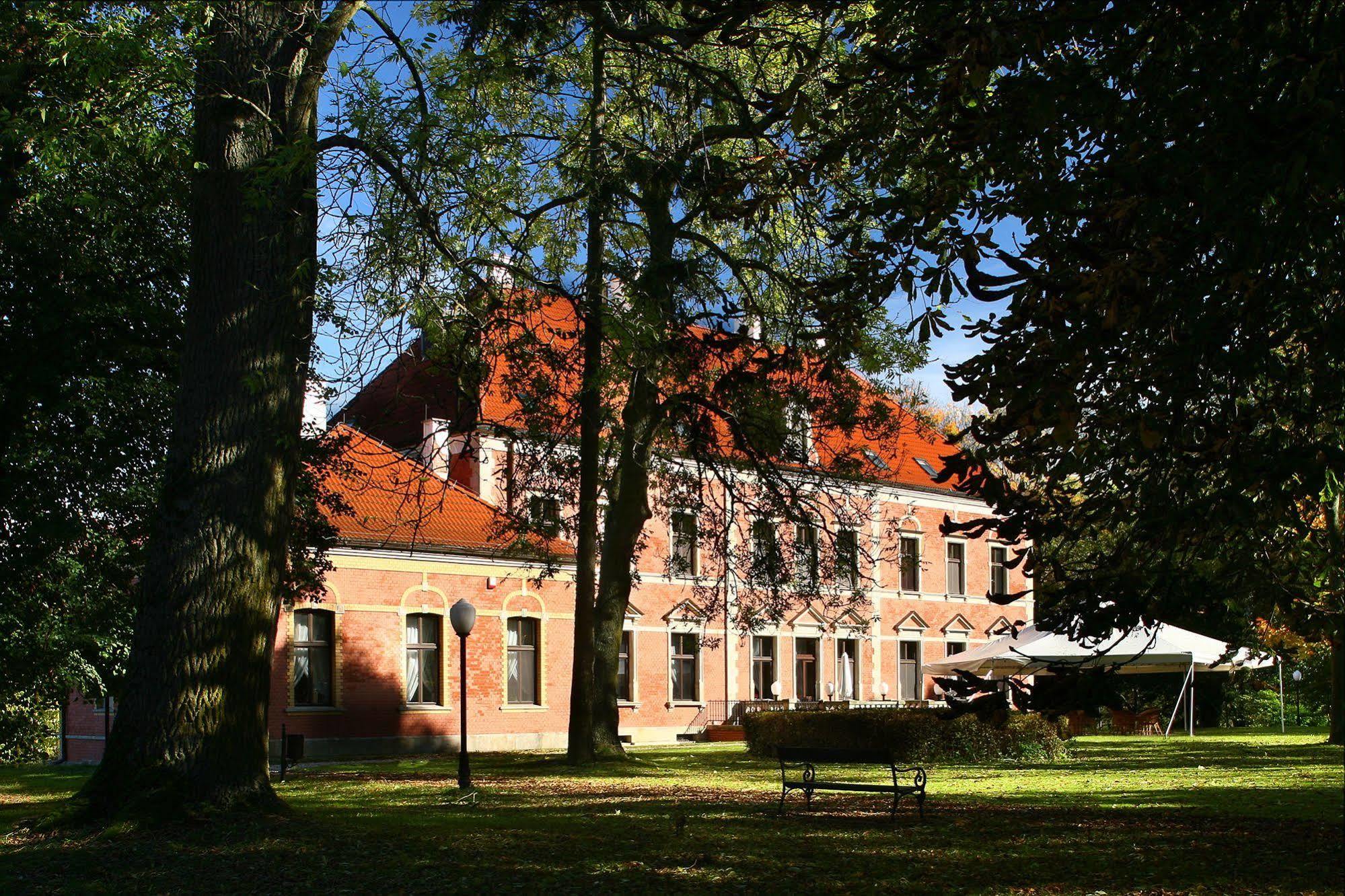 Lezno Palace מראה חיצוני תמונה